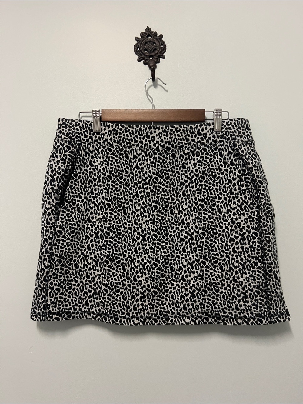 Talbots Leopard Print Black & White Skort with Pockets